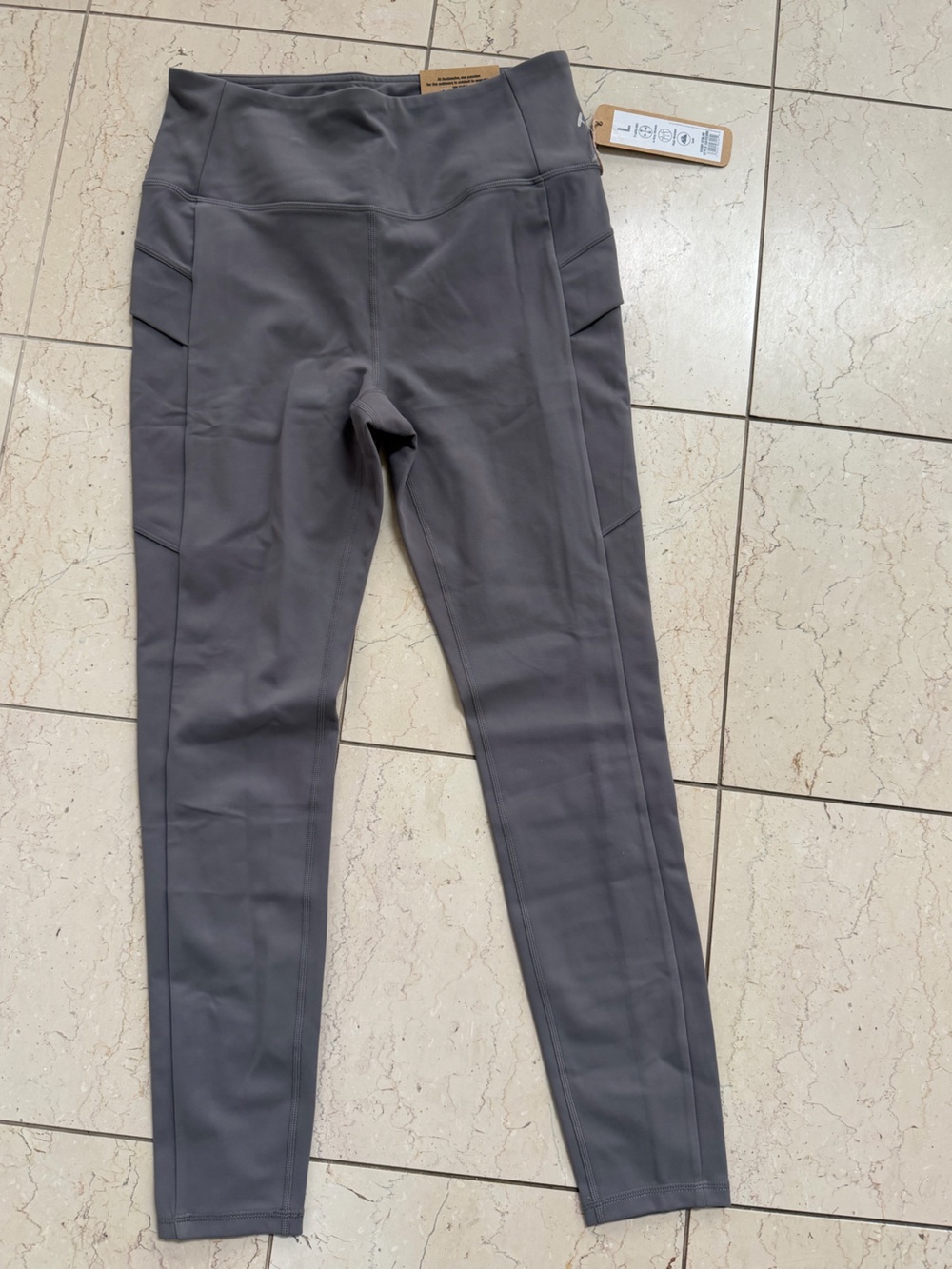 NWT Avalanche Grey High Waisted Pocket Cargo Leggings L